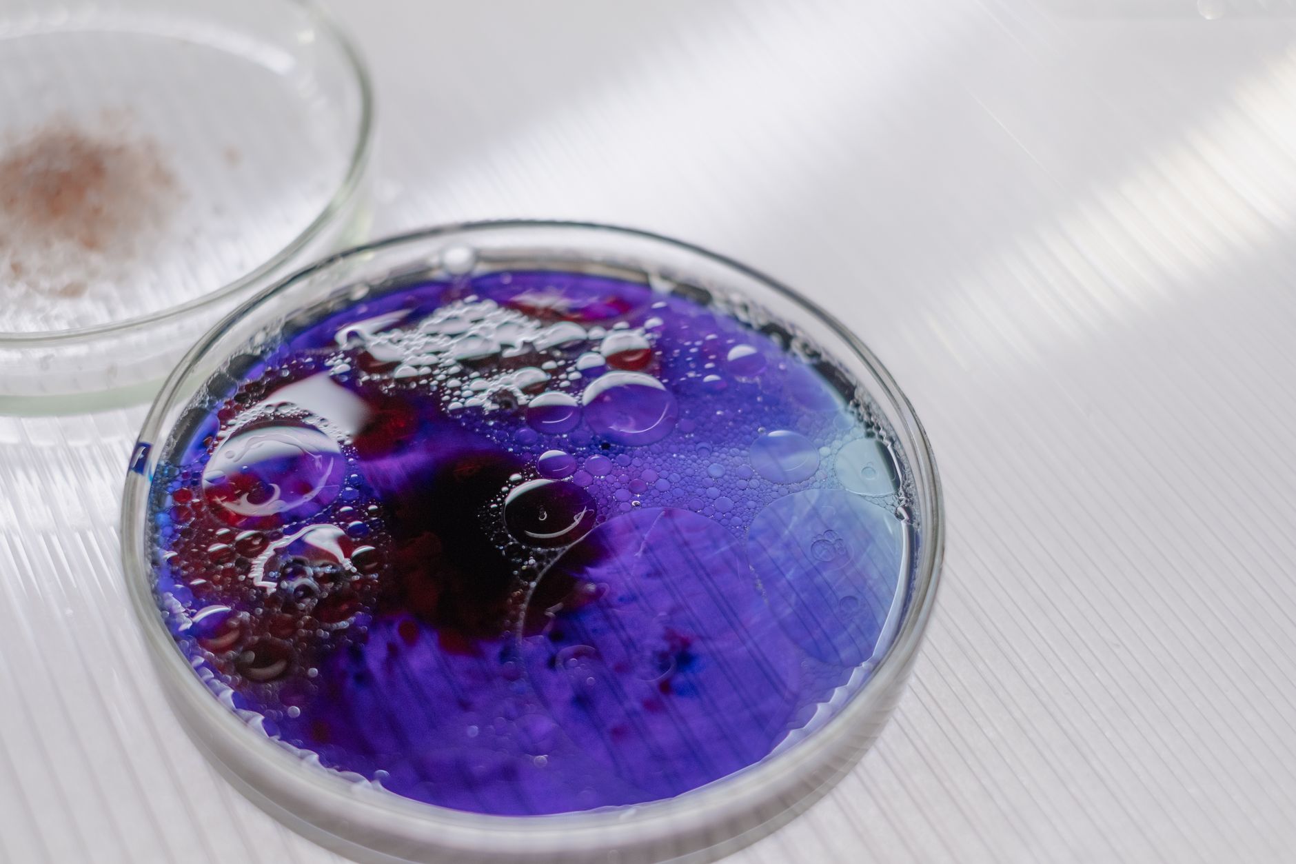 Kupferpeptide: A Clear Look at Copper Peptides in Skincare